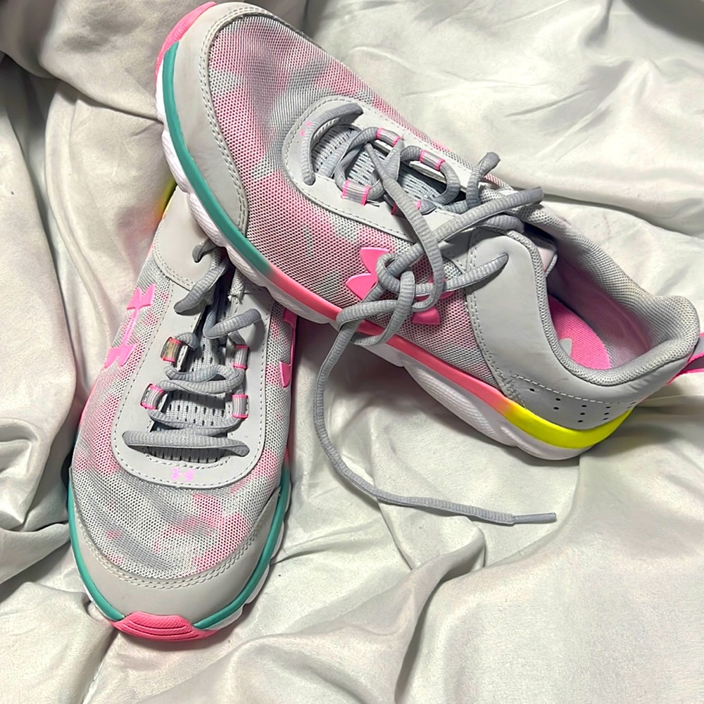 NWOT Under Armour Kids shoes